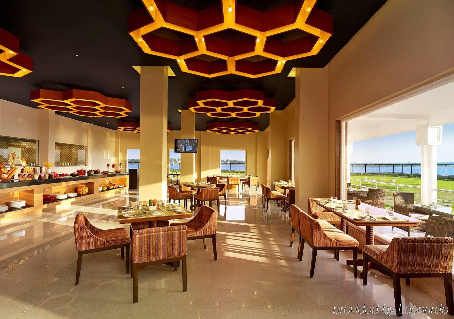 Hotel Naveen Lakeside Hubli Buitenkant foto