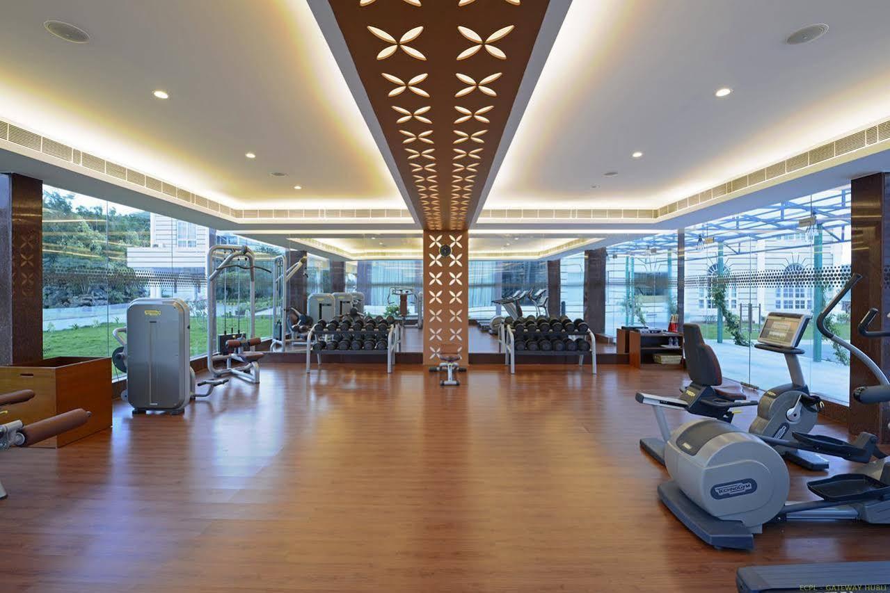 Hotel Naveen Lakeside Hubli Buitenkant foto